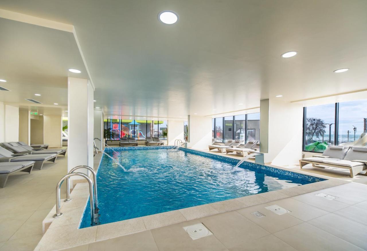 Blacksearama Apartment- Spa, Pools And Parking Mamaia Exterior photo